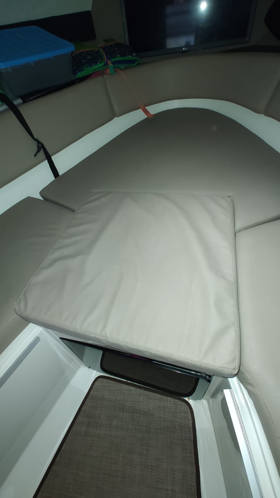 Quest 225 2023 Mercruiser 250 hp B III